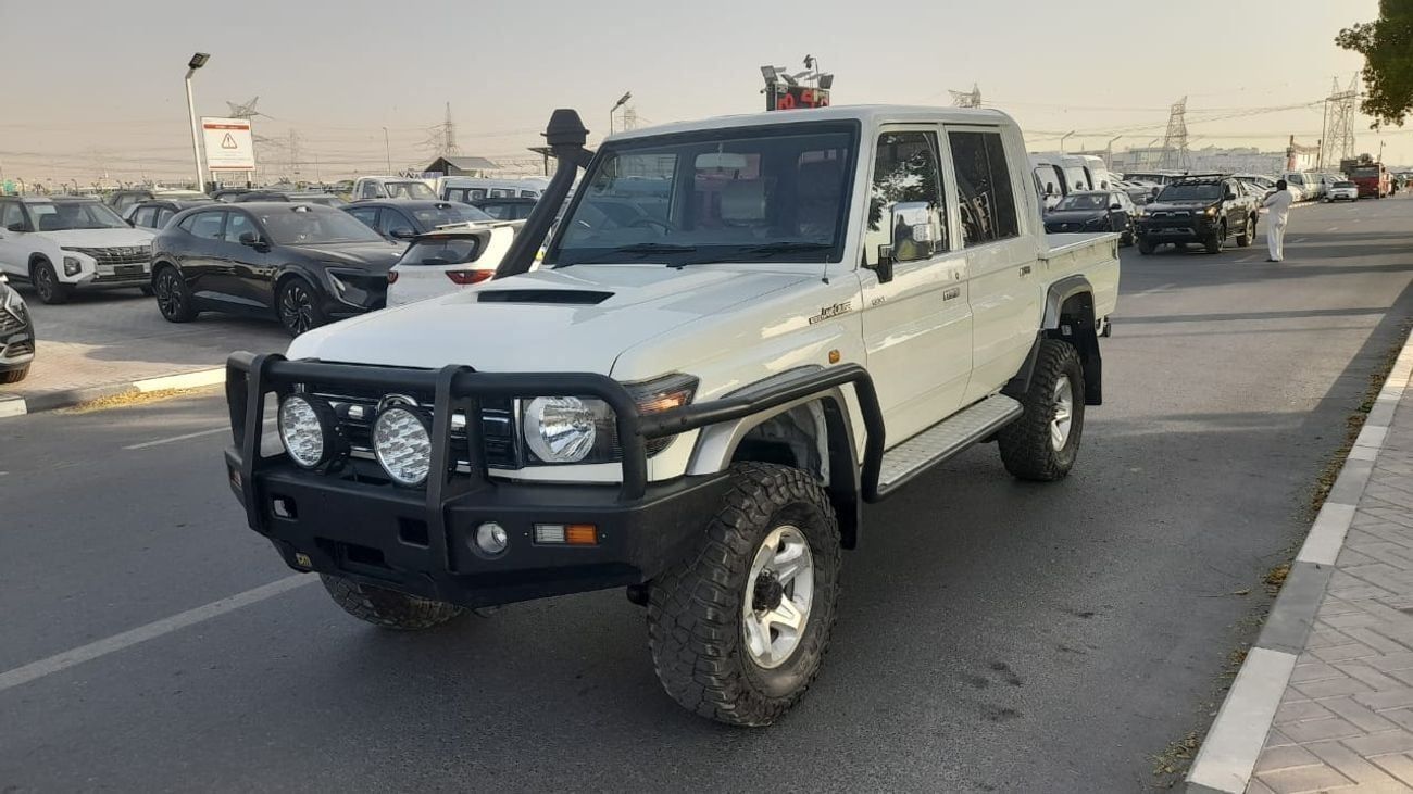 Toyota Land Cruiser Pick Up Pick up dual cab 4.5 V8 1VD diesel manual low kms Right-Hand drive