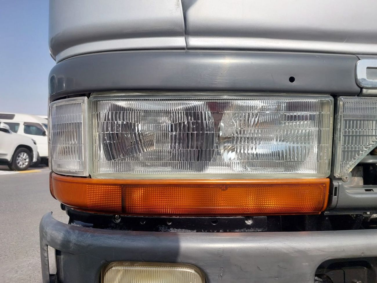 Mitsubishi Fuso Canter MITSUBISHI CANTER TRUCK RHD 1997 MODEL 4.6 L DIESEL MANUAL(PM30878)