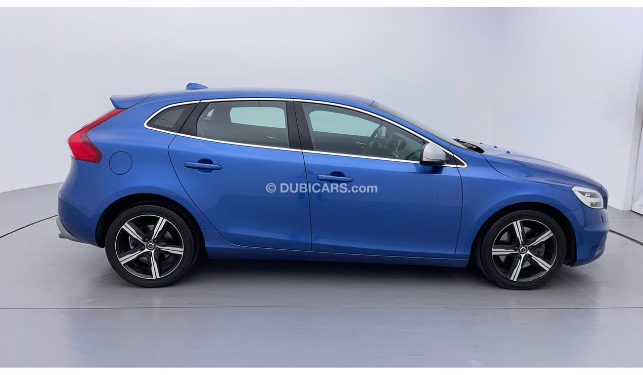 Volvo V40 T5 R DESIGN 2 | Under Warranty | Inspected on 150+ parameters