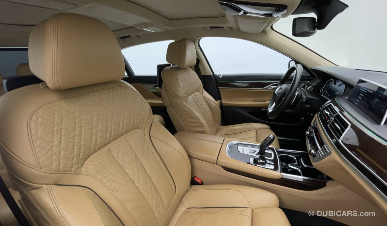 بي أم دبليو 750Li LUXURY 4.4 | بدون دفعة مقدمة | اختبار قيادة مجاني للمنزل