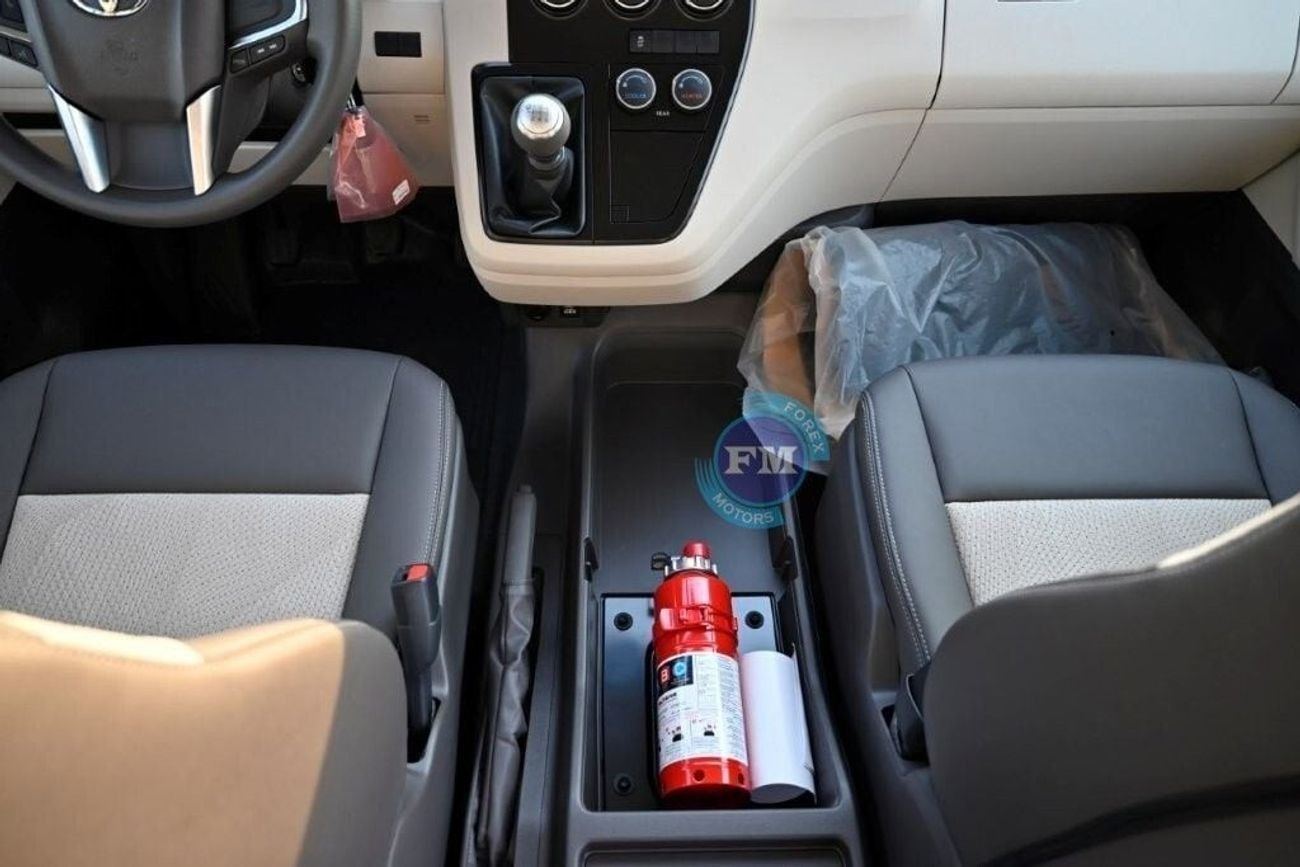 تويوتا هاياس Highroof 3.5L  Petrol 13 Seater Manual