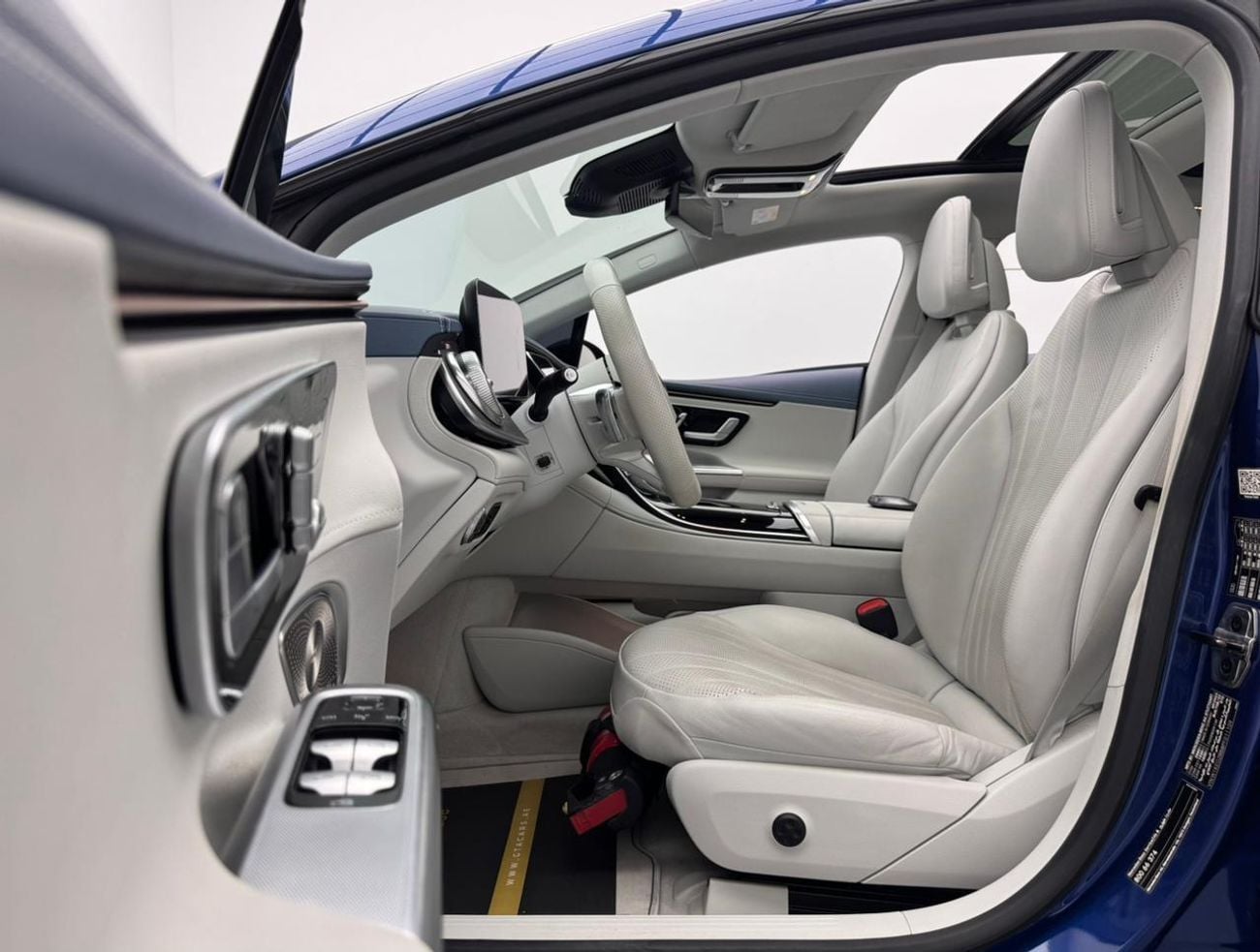 Mercedes-Benz EQE 350+ SUV 2023 Mercedes-Benz EQE 350+ Edition One, 2027 Mercedes Warranty and Service Pack, GCC