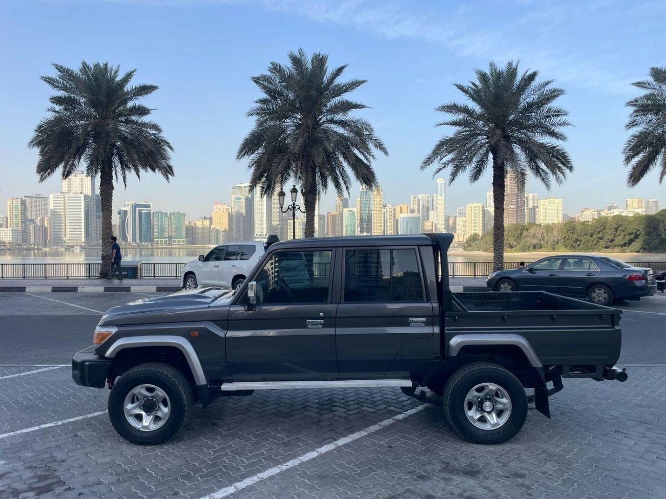 Toyota Land Cruiser Pick Up DIESEL 4.5 LITER ,RIGHT HAND DRIVE MANUAL TRANSMISSION