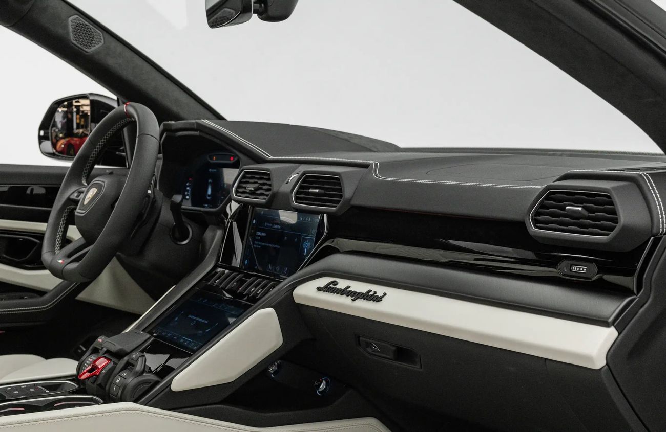 لامبورغيني اوروس 4.0L V8 Twin-Turbocharged Engine