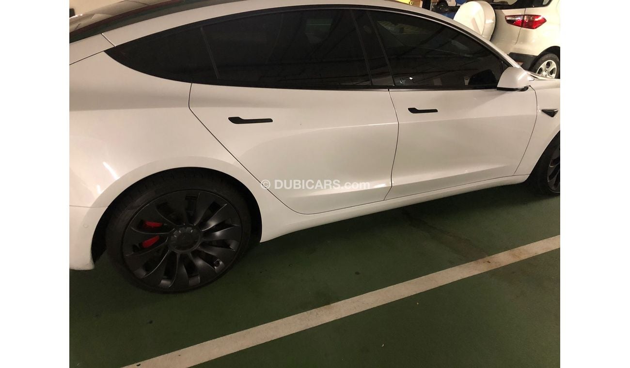 تسلا موديل 3 Performance