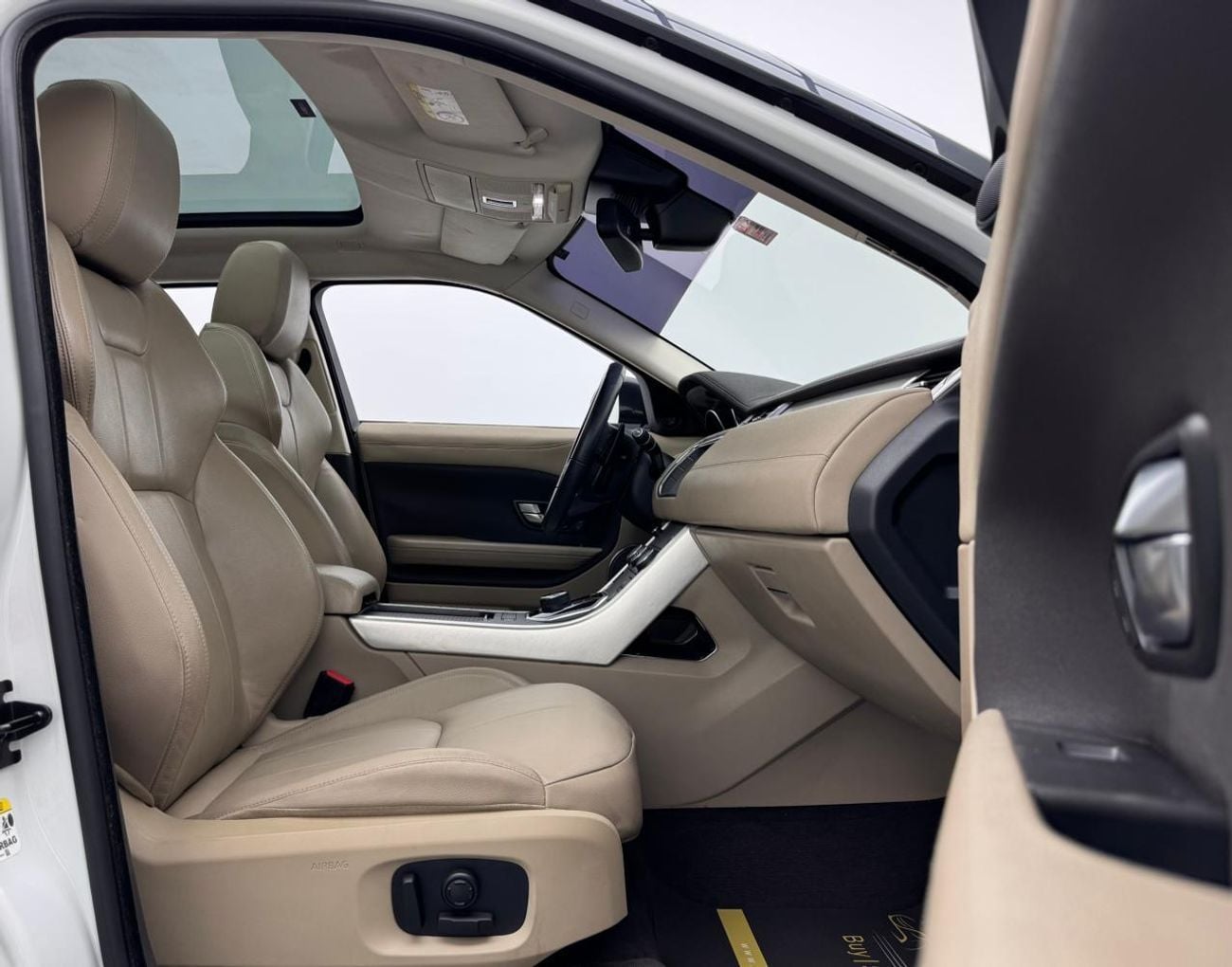 Land Rover Range Rover Evoque 2019 Range Rover Evoque SE, Range Rover Service History, 1 Year Warranty, GCC