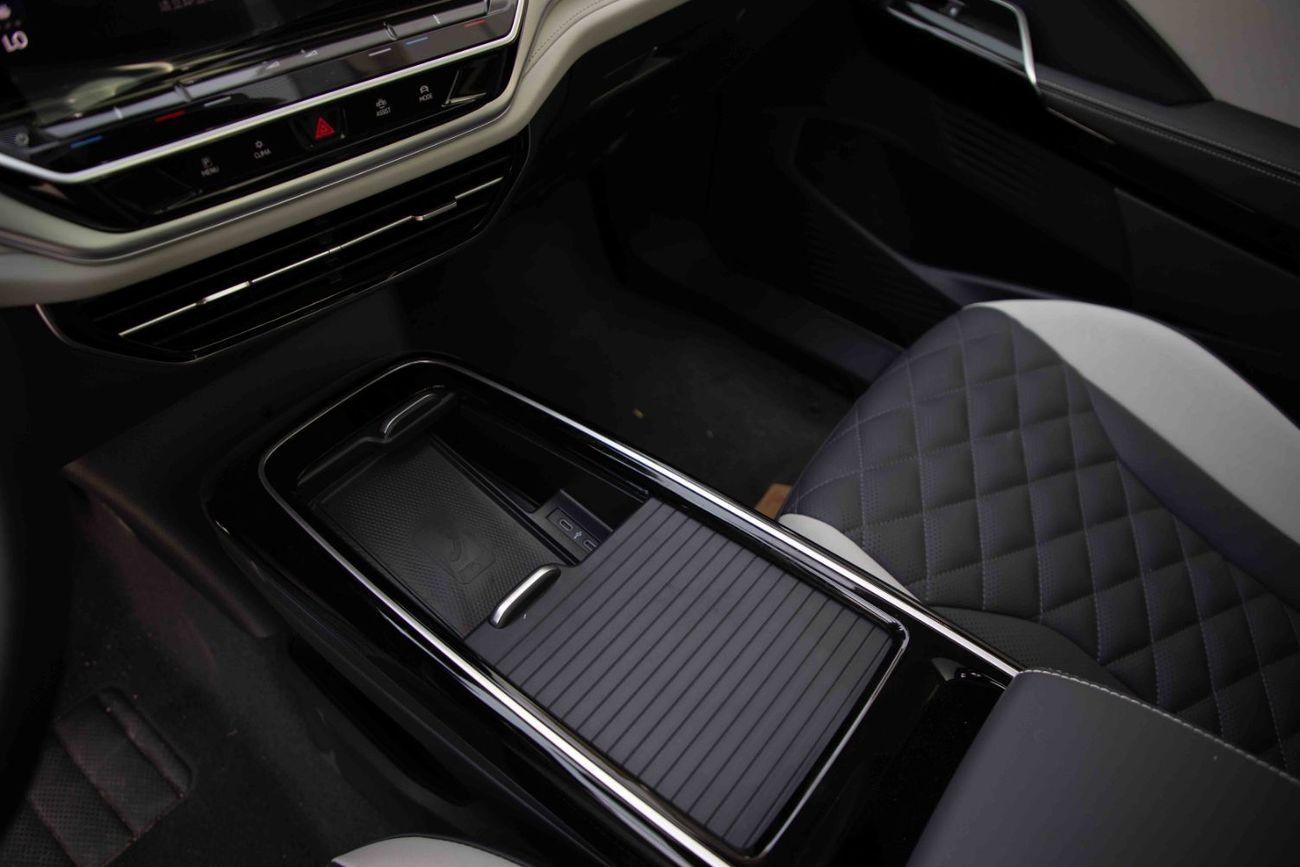 فولكس واجن ID.6 2024 Volkswagen ID6 Crozz Pro - Blue Inside Black | Export Only