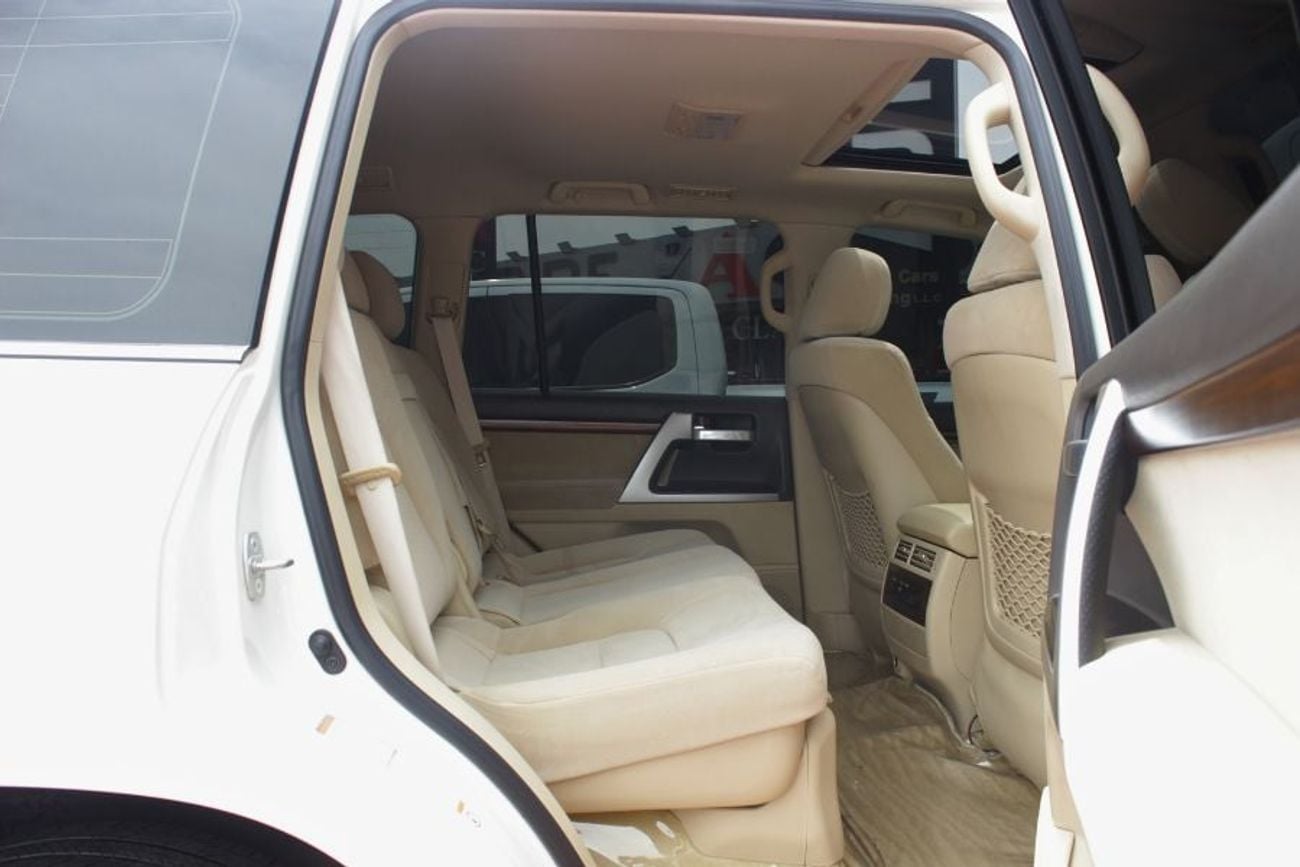 Toyota Land Cruiser STD EXR 5.7L 4WD V8,GCC