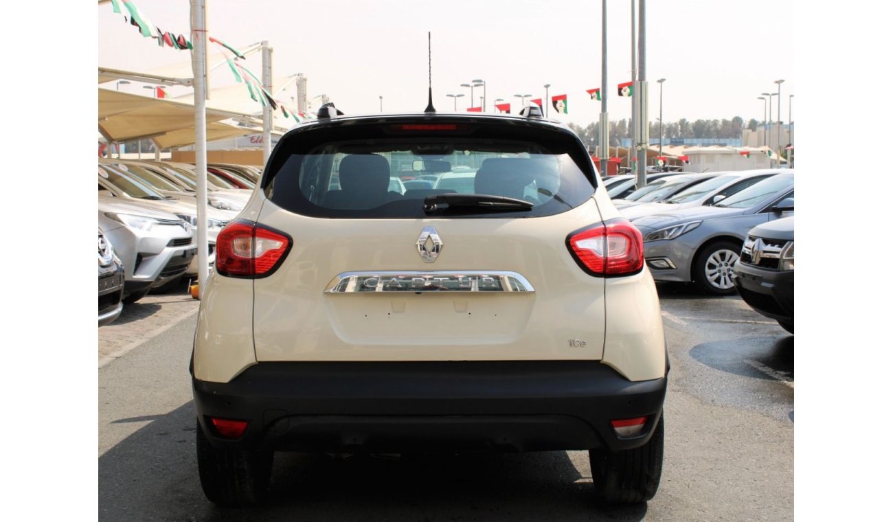 Renault Captur LE ACCIDENTS FREE - GCC - 1200 CC + TURBO - CAR IS IN PERFECT CONDITION INSIDE OUT