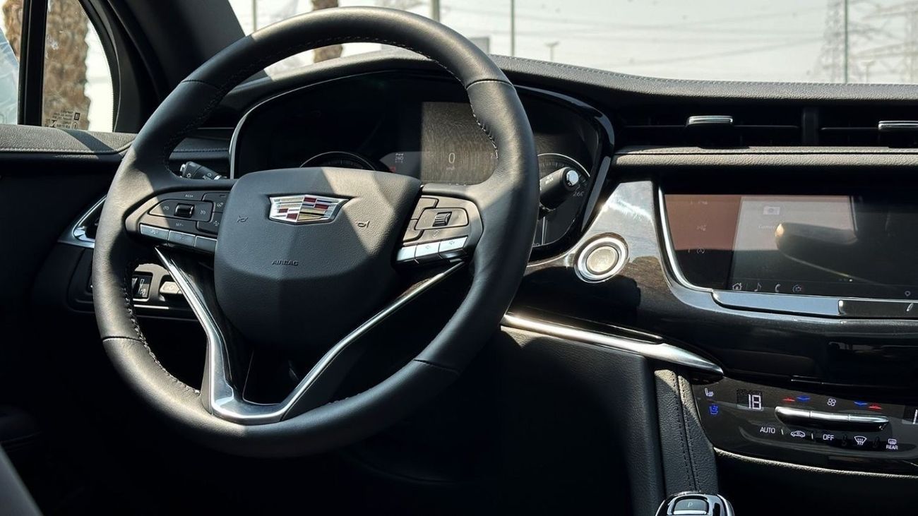 كاديلاك XT6 بريميوم لاكجري