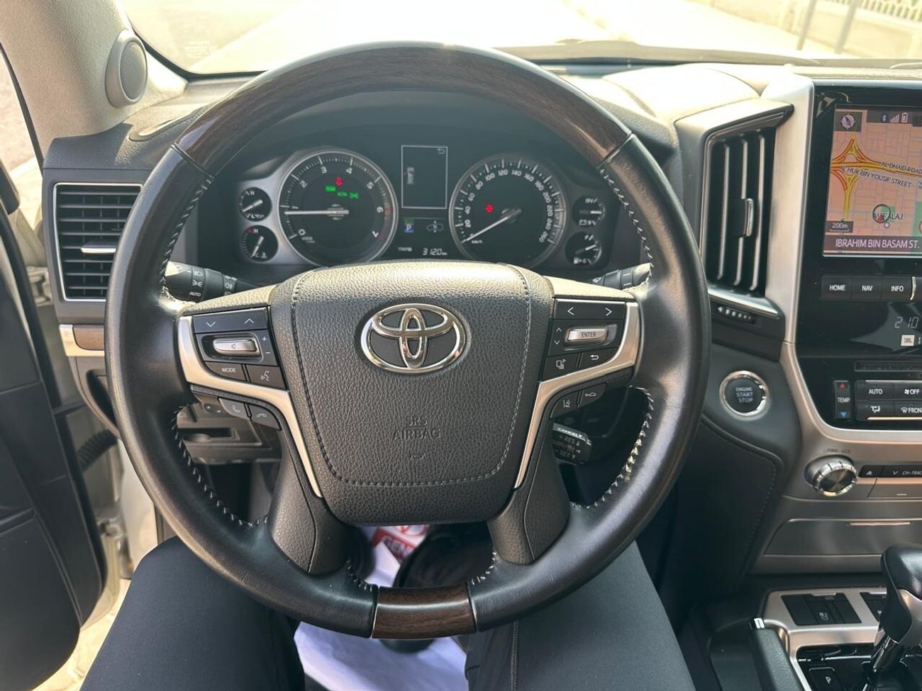 تويوتا لاند كروزر VXR 5.7L AWD