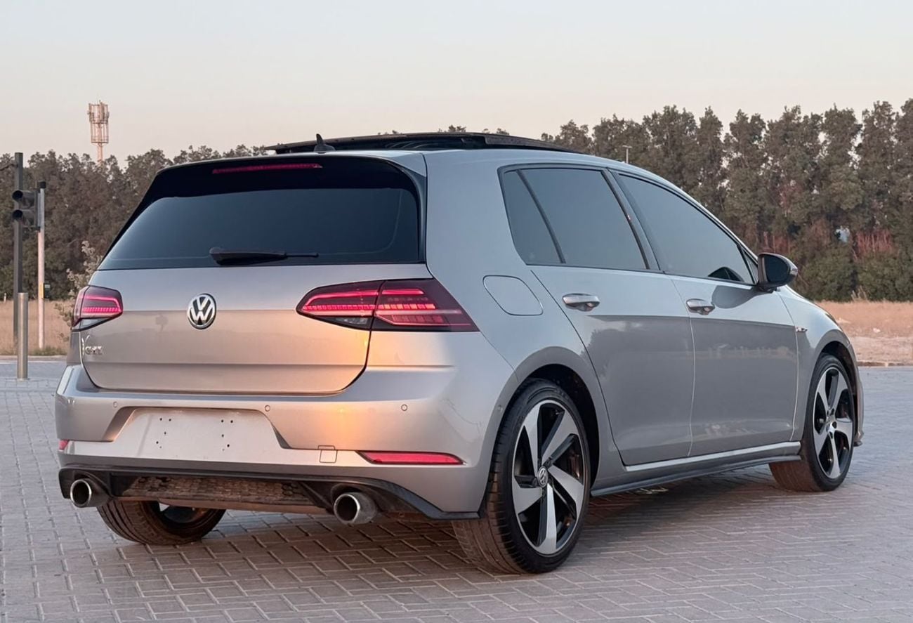 Volkswagen Golf GTI SPORT