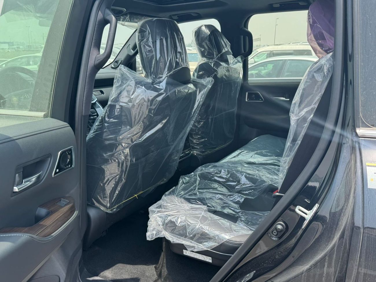 Toyota Land Cruiser 2025 Toyota Land Cruiser VX 3.5L TT, Black/Black, GCC Spec