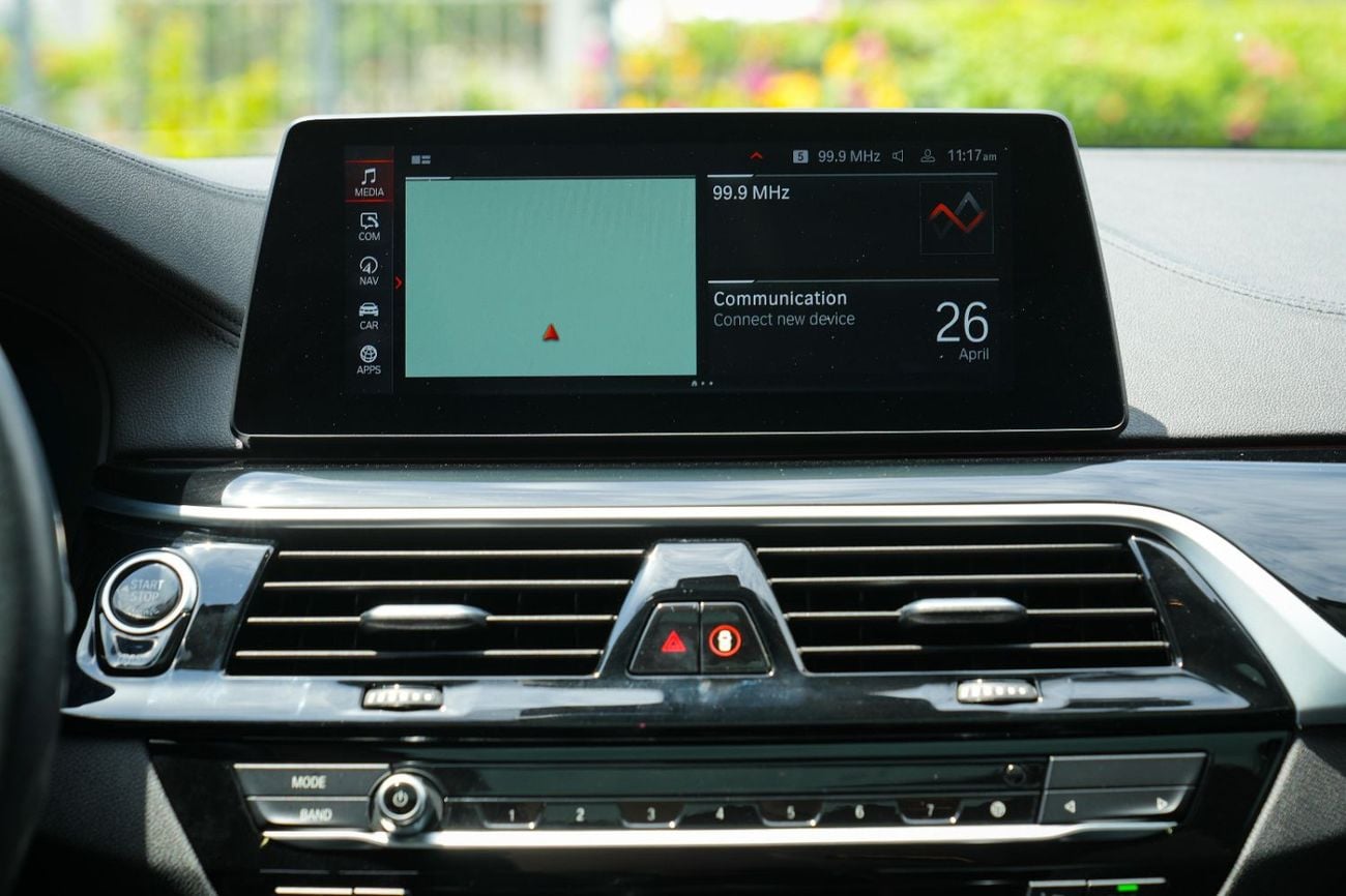 بي أم دبليو 520i Std 2.0L