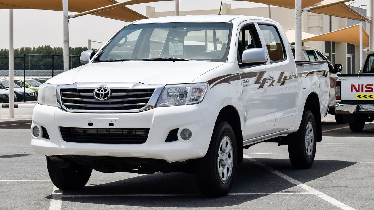 تويوتا هيلوكس GL 4X4, Manual Gear, Petrol, Accident and paint free
