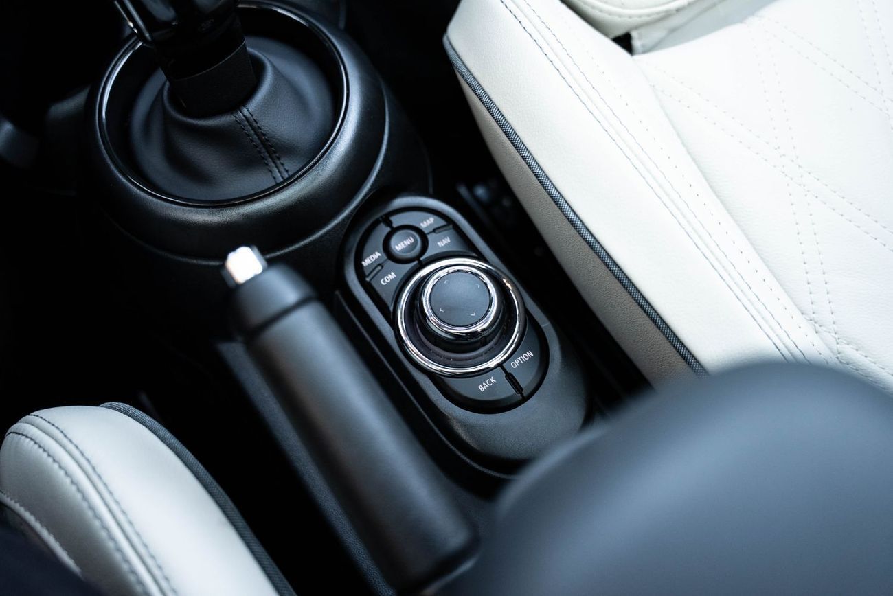 Mini Cooper S 2023 Agency Warranty Full Service History GCC 2.0L Turbo 4 Cylinders Low Mileage