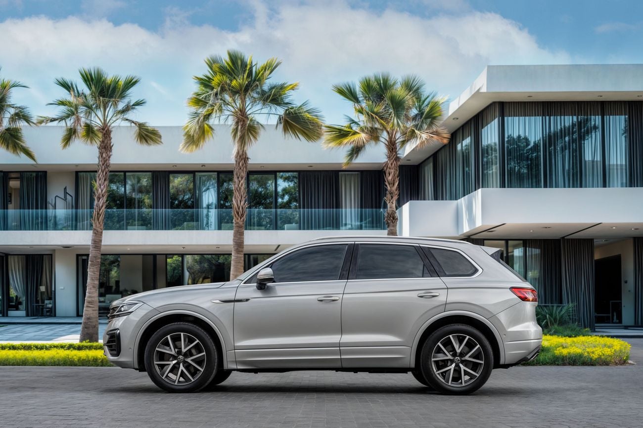 فولكس واجن طوارق Touareg R-Line | 3,134 P.M | 0% Downpayment | ONE OWNER!
