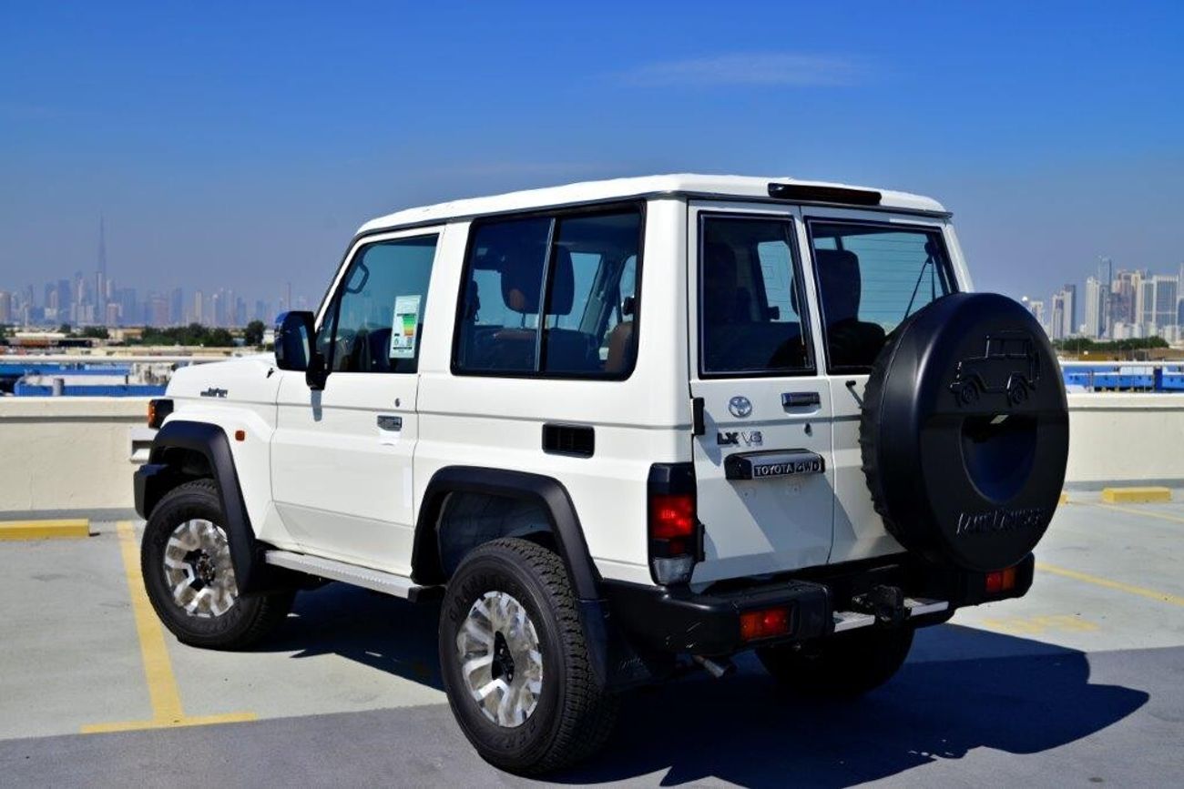 تويوتا لاند كروزر 70 4.0L LAND CRUISER 70 HARD TOP 3DR 2024