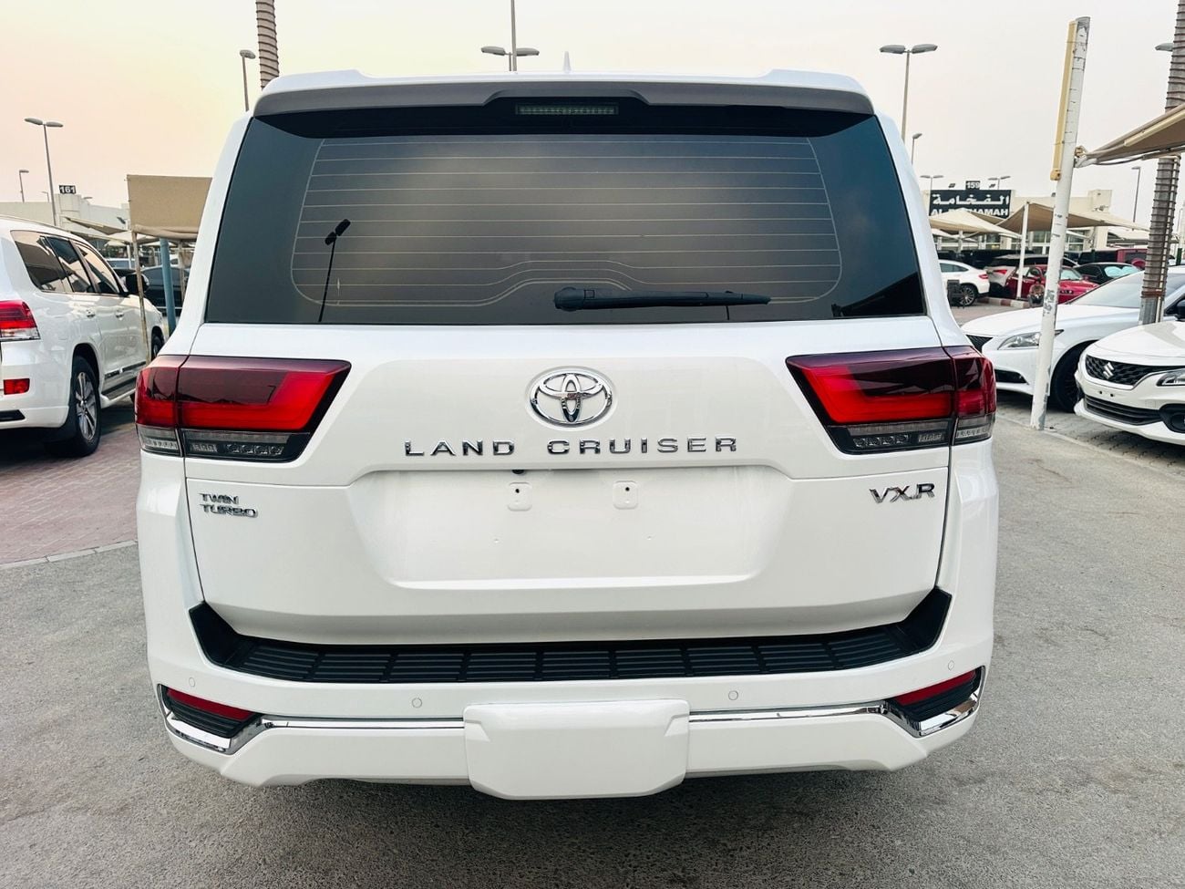 تويوتا لاند كروزر VXR