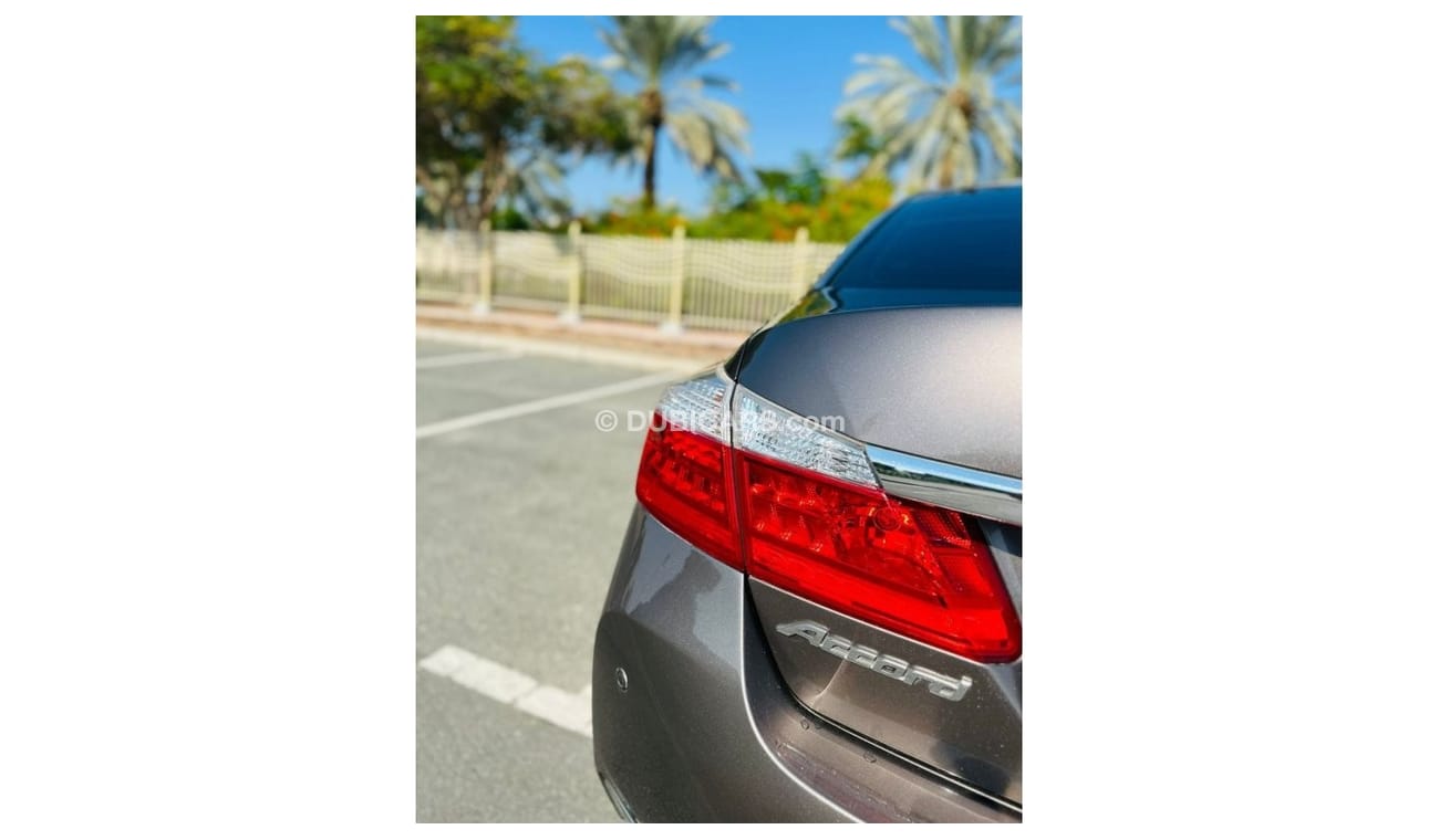 Honda Accord EX AGENCY MAINTAINED || HONDA ACCORD 2.4 V4 FWD || ORIGNAL PAINT || FULL OPTION || 0%DP || GCC