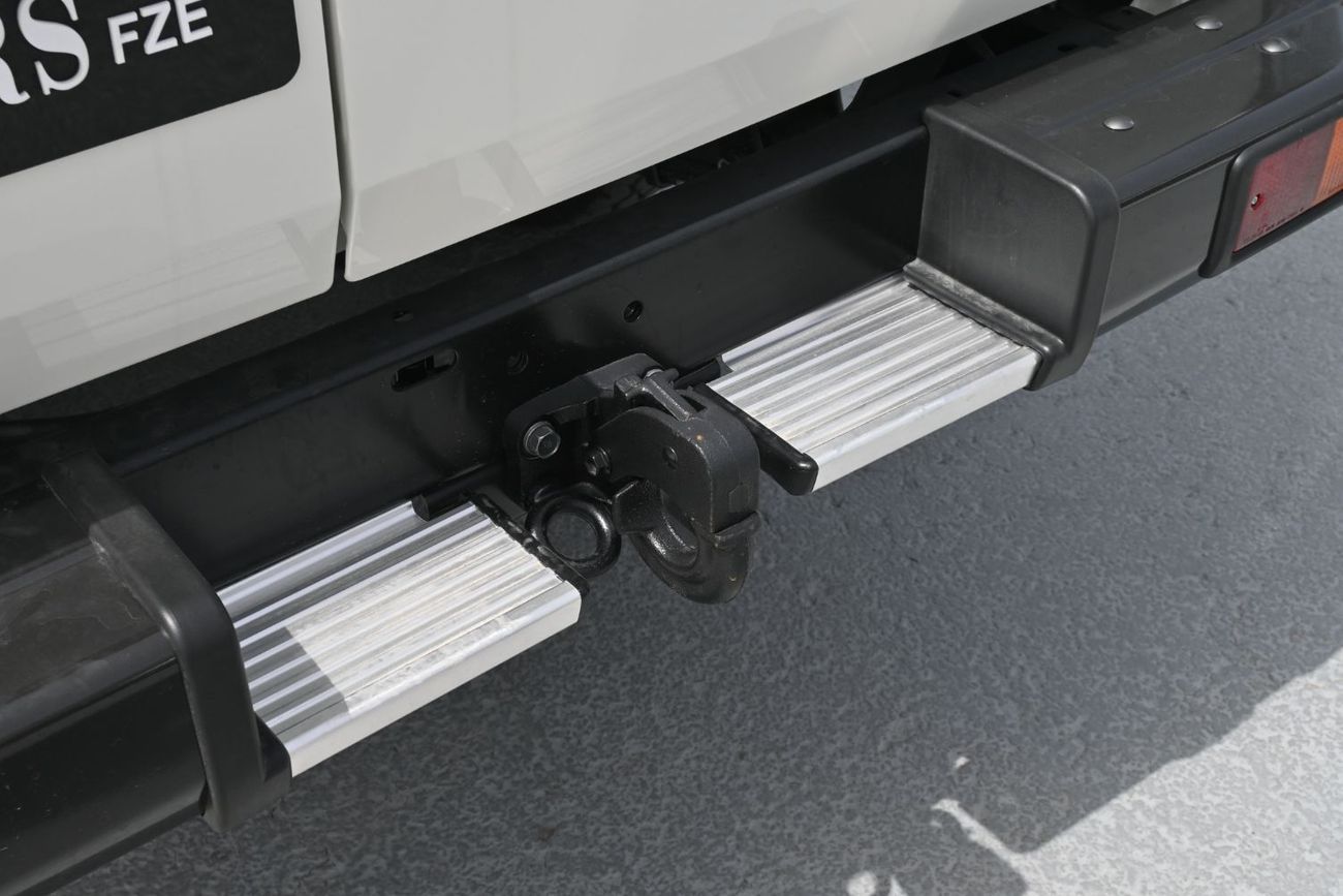 Toyota Land Cruiser 70 Toyota Land Cruiser 70 Series HardTop Manual 4.0L V6, Petrol, 4WD