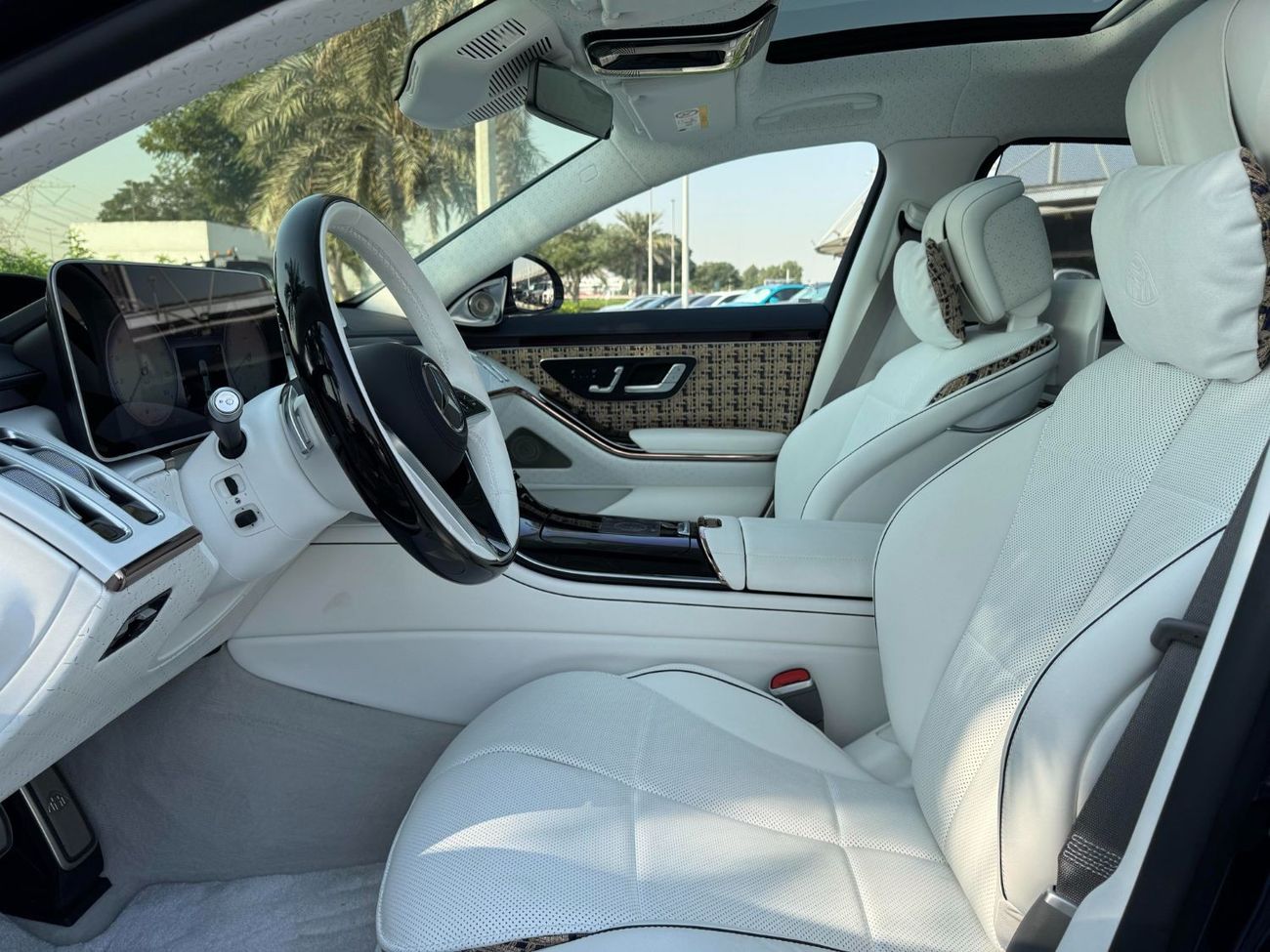 Mercedes Maybach S680 Maybach **2023**BRAND NEW GCC SPEC UNDER WARRANTY AND SERVICE