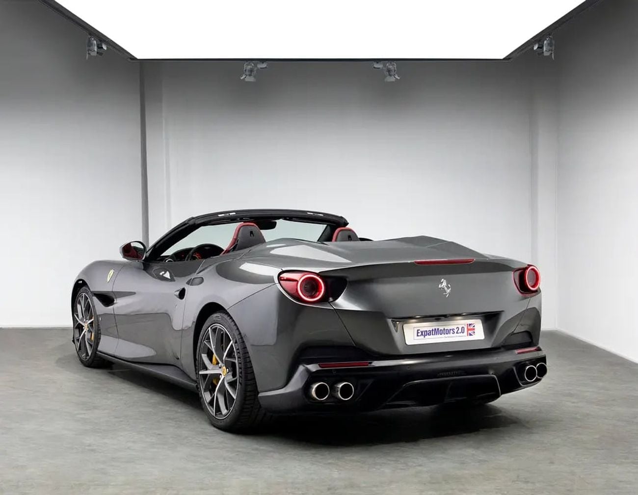 فيراري بورتوفينو ستاندارد Full Service History • 3.9L V8 Twin-Turbo Convertible • GCC