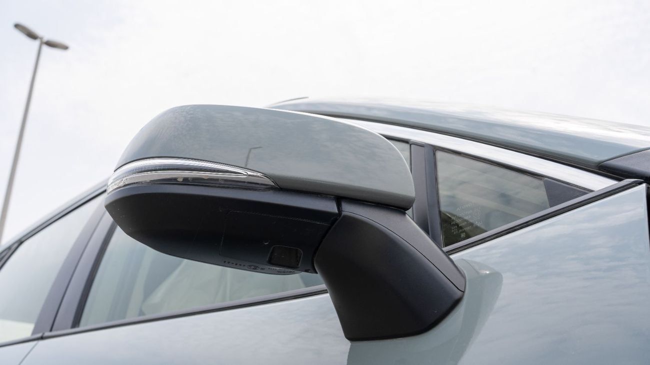 Toyota RAV4 2025 Toyota Rav4 Limited 2.5L AWD AT Hybrid (Green-Tan)