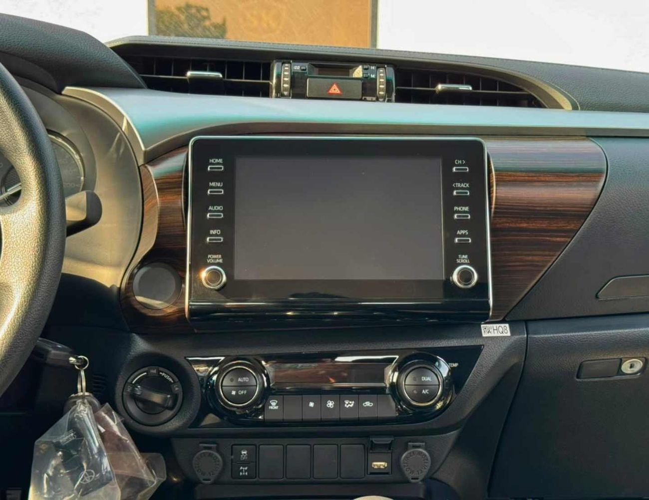 Toyota Hilux SR5 (NON GCC) SR5 | 2.8L V4 DIESEL | FULL OPTION | BLIND SPOT | OVER FNDER (CODE # HDAH1)
