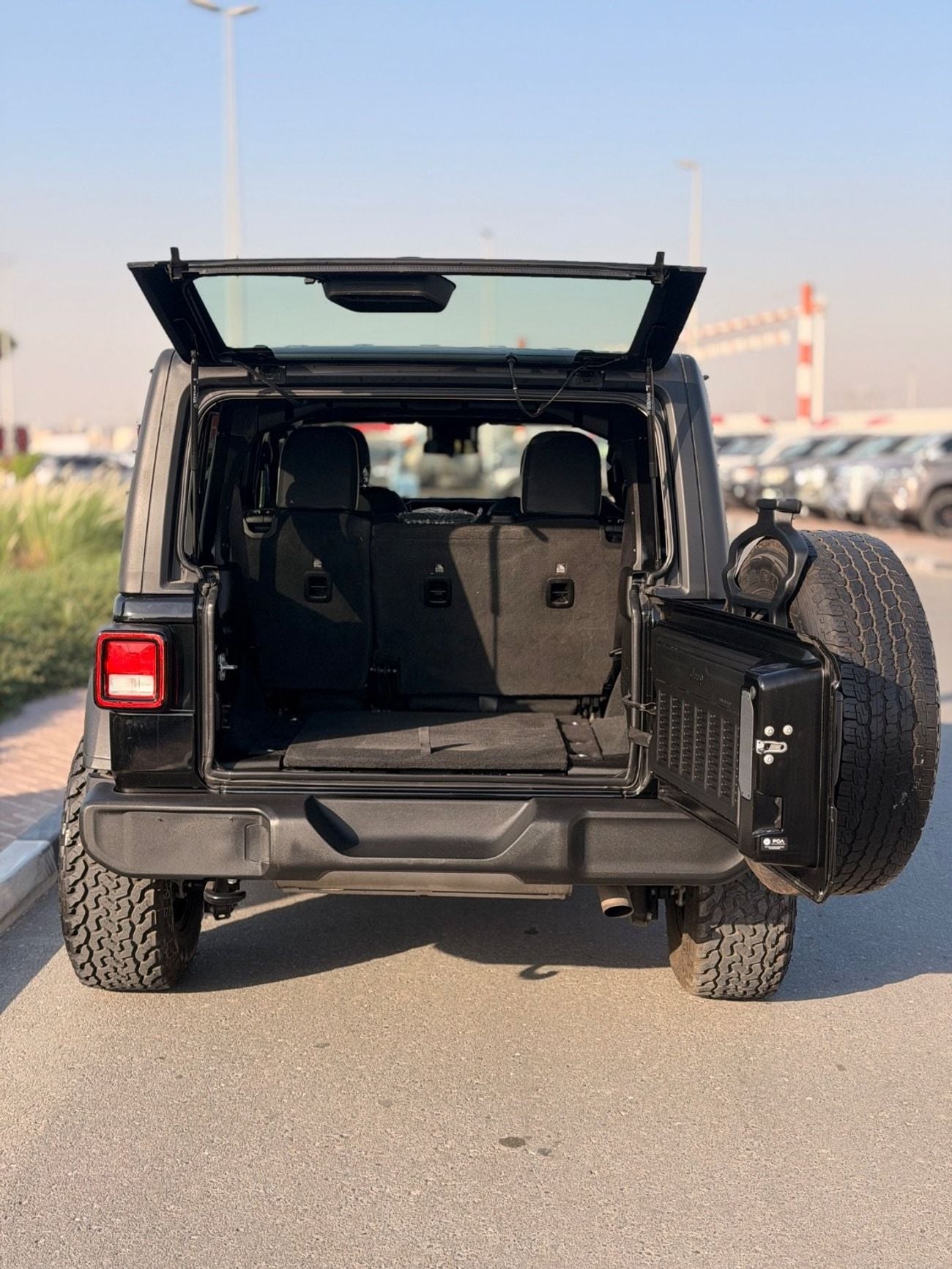 جيب Wrangler Unlimited SPORT