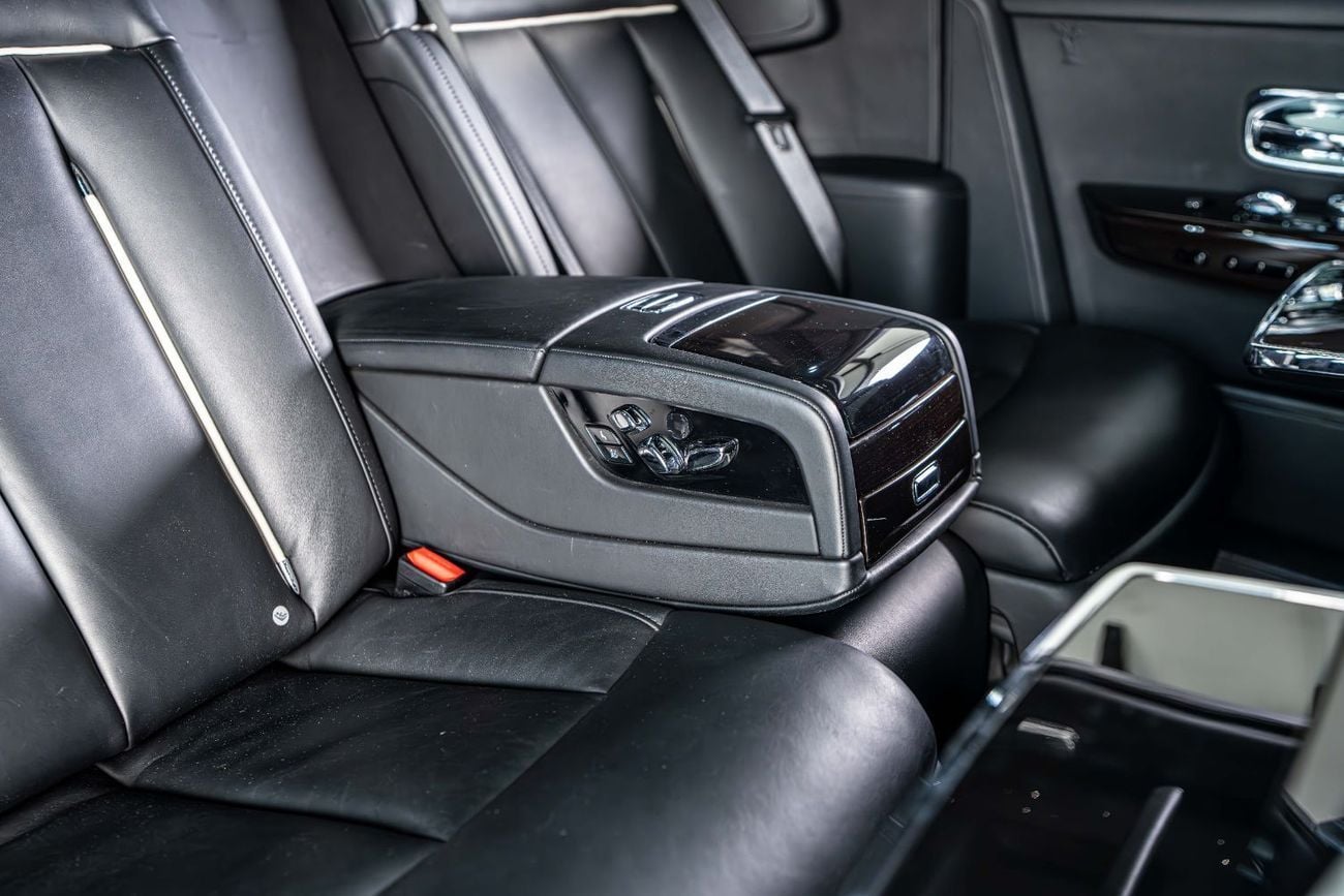 Rolls-Royce Phantom Std 6.8L Diamond Grey Exterior Color-24 Inch Chrome Rims-Star Light System