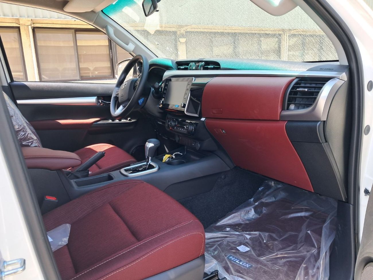 Toyota Hilux 2.7L petrol DC 4X4 GLXS-V1 AT