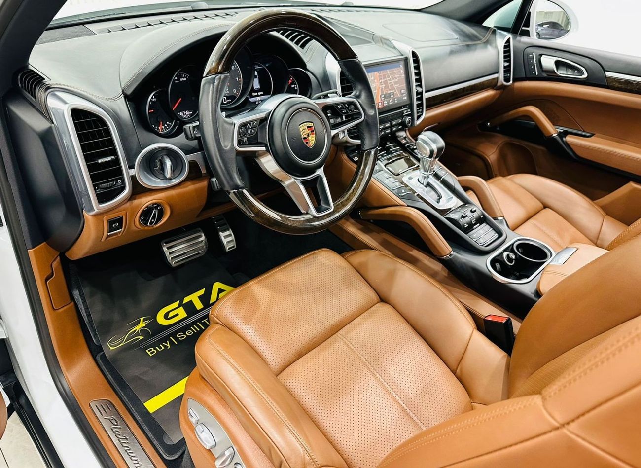 Porsche Cayenne 2017 Porsche Cayenne S Platinum Edition, Warranty, Full Options, Very Low Kms, GCC