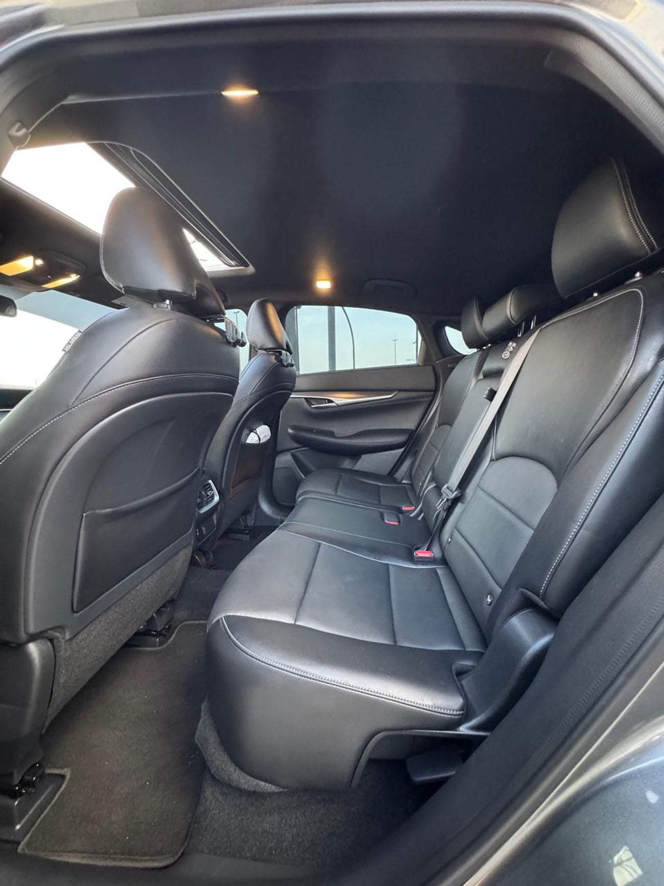 إنفينيتي QX55 2.0T Luxe (AWD)