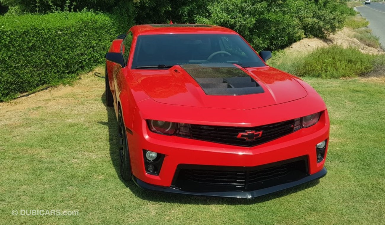 Chevrolet Camaro Chevorlet comaro ZL1 mode2014 GCC  car prefect condition