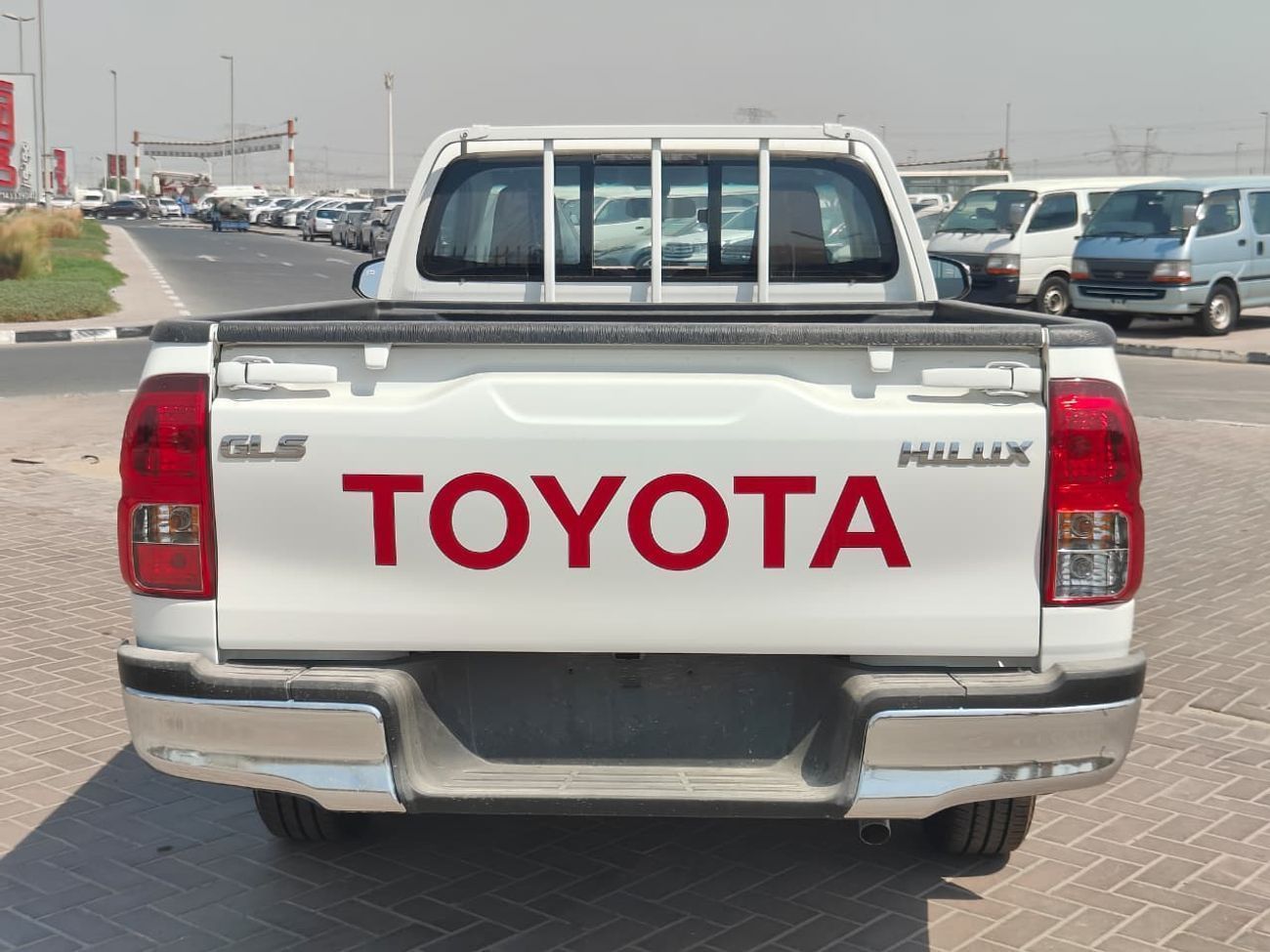 Toyota Hilux TOYOTA HILUX SINGLE CABIN 2.7L Petrol Manual Transmission 4X2