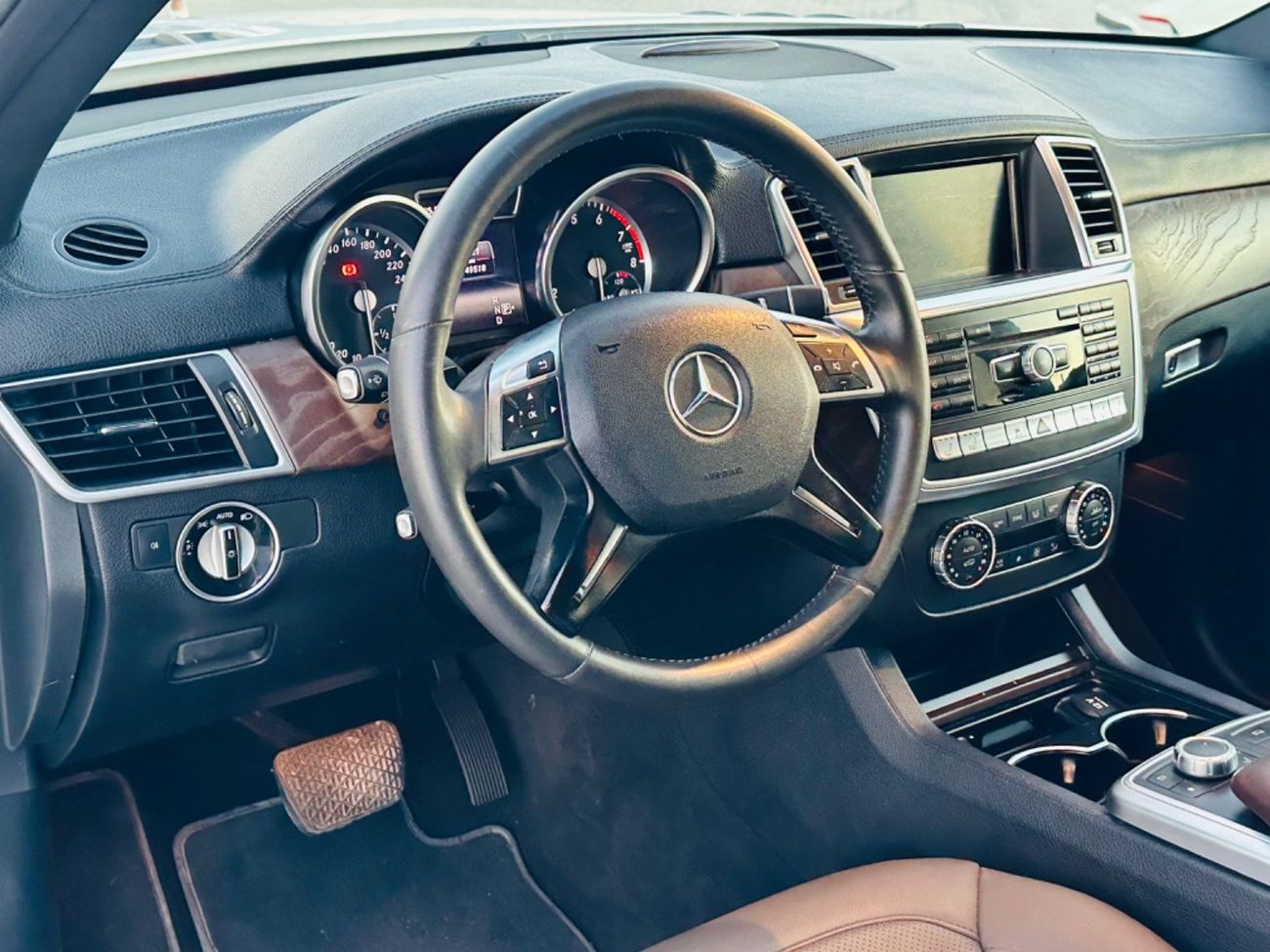 مرسيدس بنز GL 500 موديل 2015 خليجي فل مواصفات بانوراما وكراسي جلد ومثبت سرعه