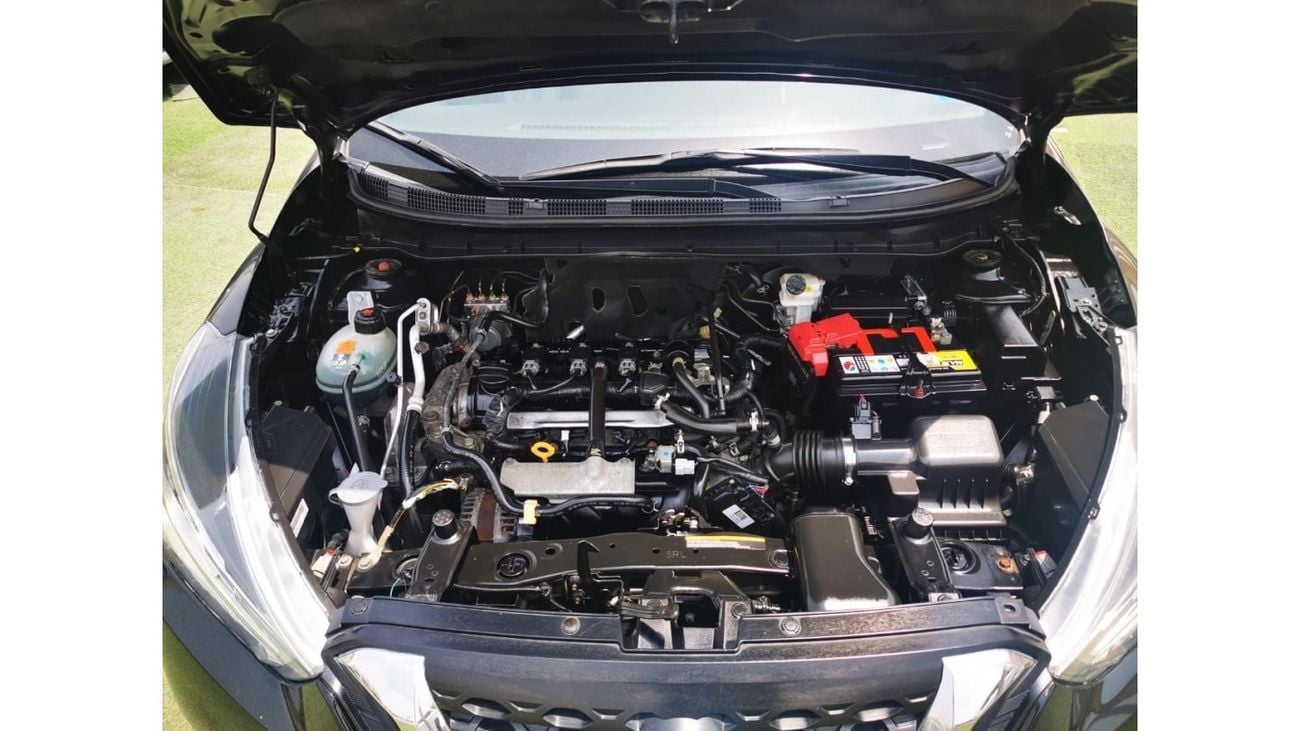 Nissan Kicks SV Very Clean Car