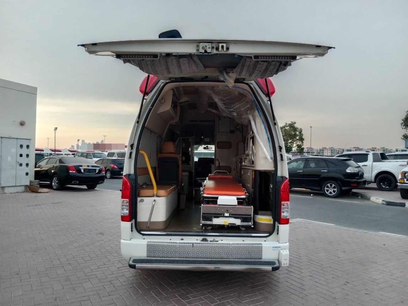 تويوتا هاياس TOYOTA HIACE VAN (AMBULANCE) RIGHT HAND DRIVE(PM53467)