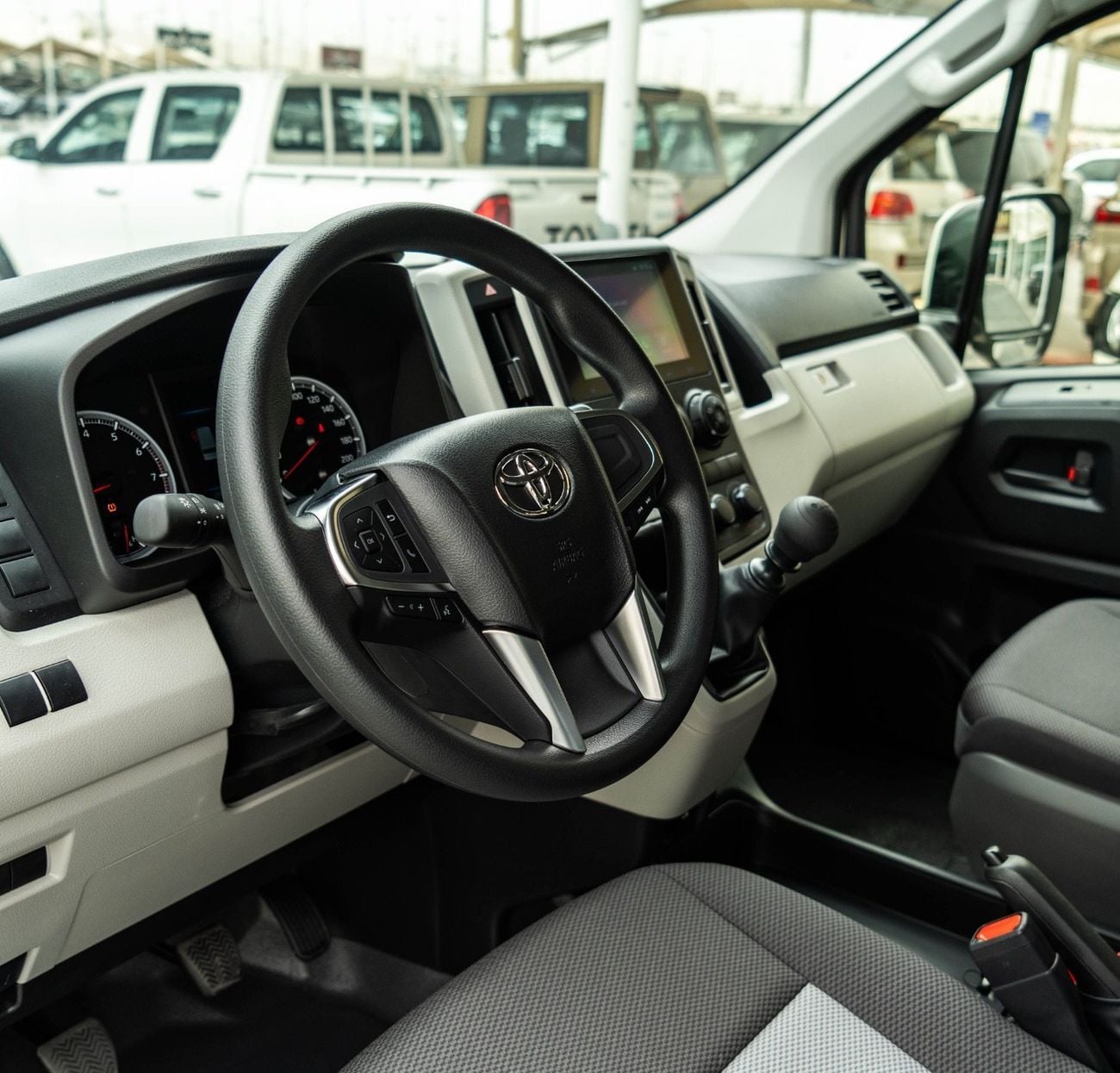 Toyota Hiace Hiace 2.8 Diesel || MT || 2026