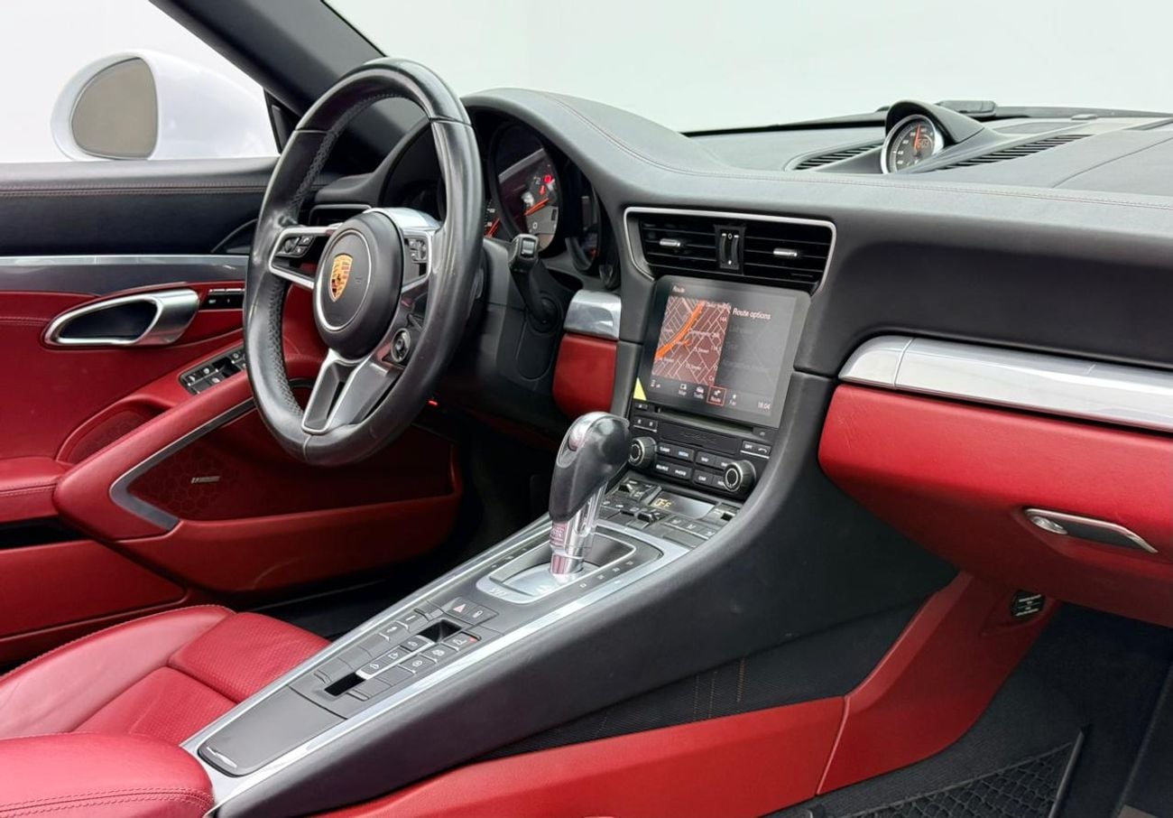 Porsche 911 2017 Porsche 911 Carrera 4S, Full Porsche Service History, GCC Specs