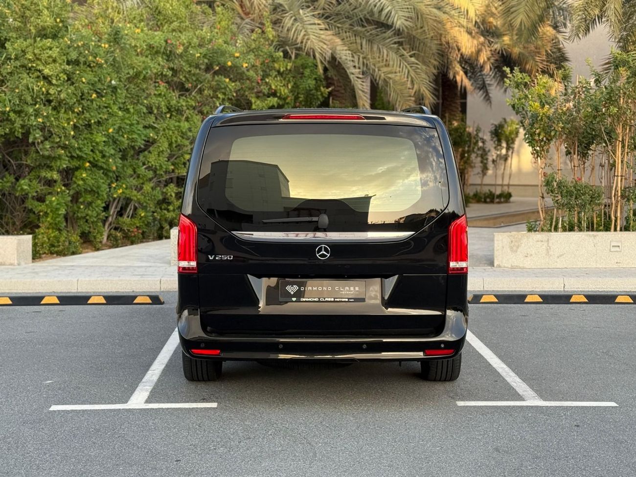 مرسيدس بنز V 250 GCC