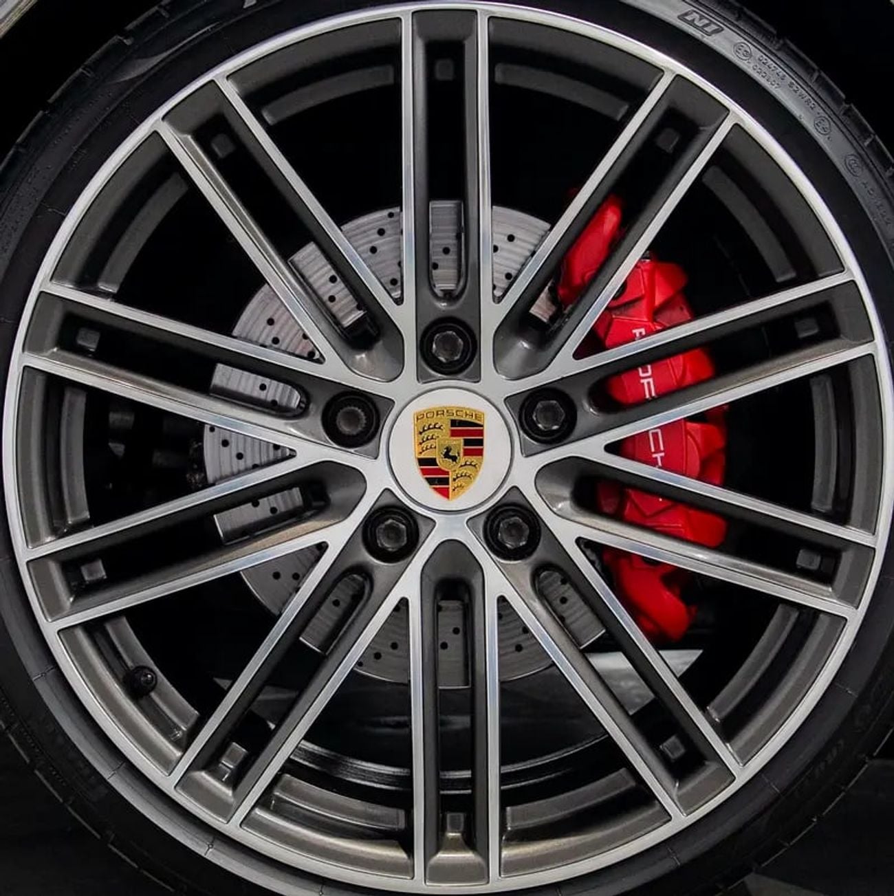 Porsche 718 Cayman GTS • Sport Chrono • FSH • GCC Spec