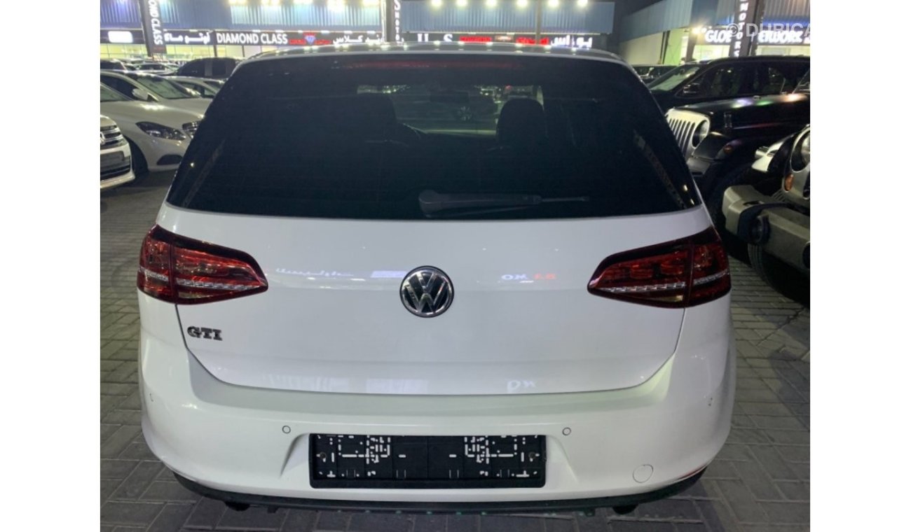 Volkswagen Golf GTI