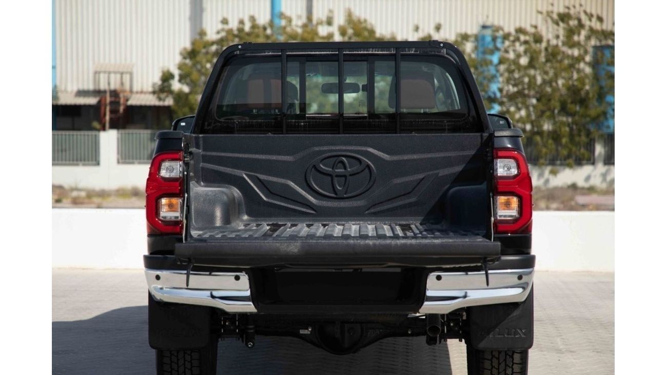 تويوتا هيلوكس تويوتا هيلوكس 4x4 DC 2.8 SR5 - أسود من الداخل عنابي