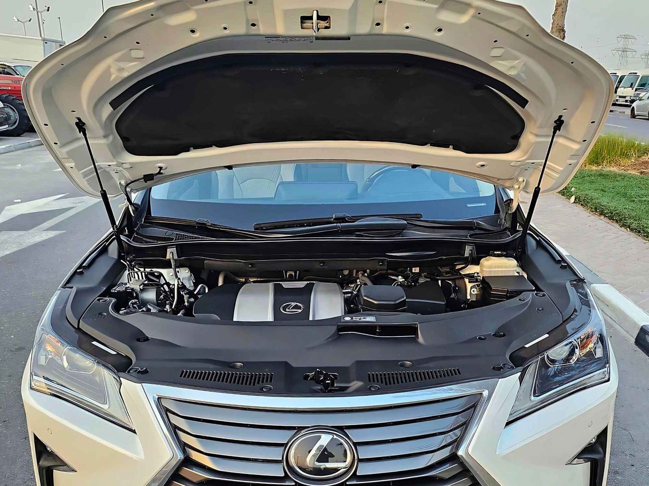 Lexus RX350 LARGE / SUNROOF/ RADAR / FULL OPTION / ORG MILEAGE / RTA PASSED / ONLY FOR EXPORT / LOT#109773