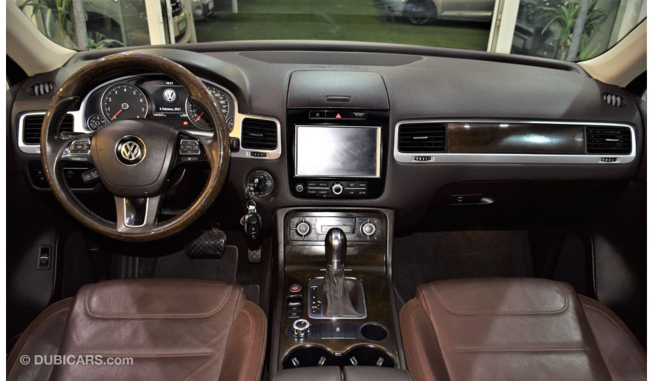 Volkswagen Touareg FULL OPTION PERFECT CONDITION! Volkswagen Touareg 2013 Model!! in White Color! GCC Specs