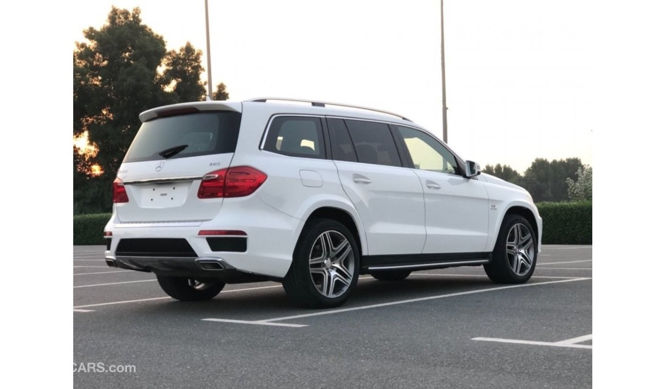 Mercedes-Benz GL 500 MERCEDES BENZ GL500 MODEL 2015 GCC CAR PERFECT CONDITION INSIDE AND OUTSIDE FULL OPTION PANORAMIC RO