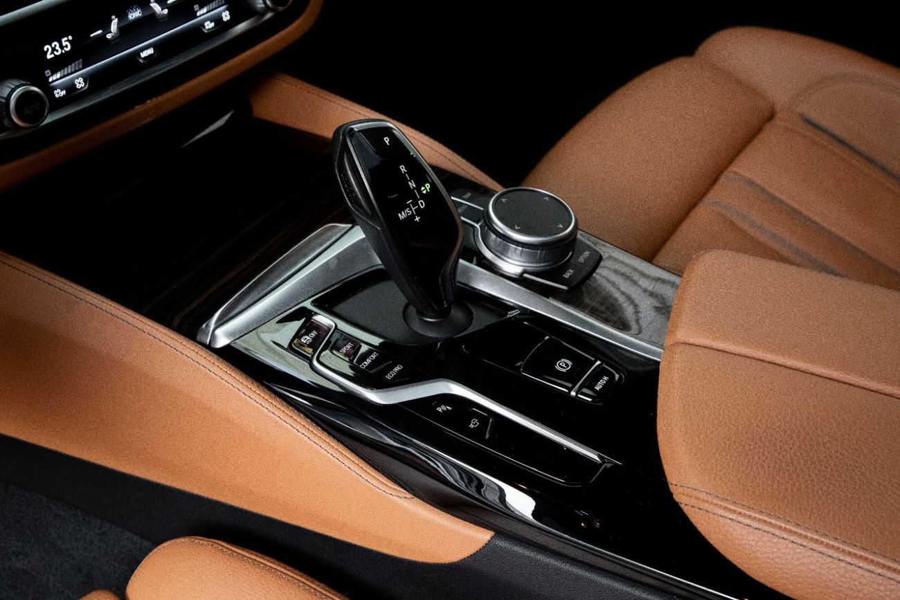 بي أم دبليو 530i 530i M-Kit | 2,742 P.M | 0% Downpayment | Fantastic Condition!