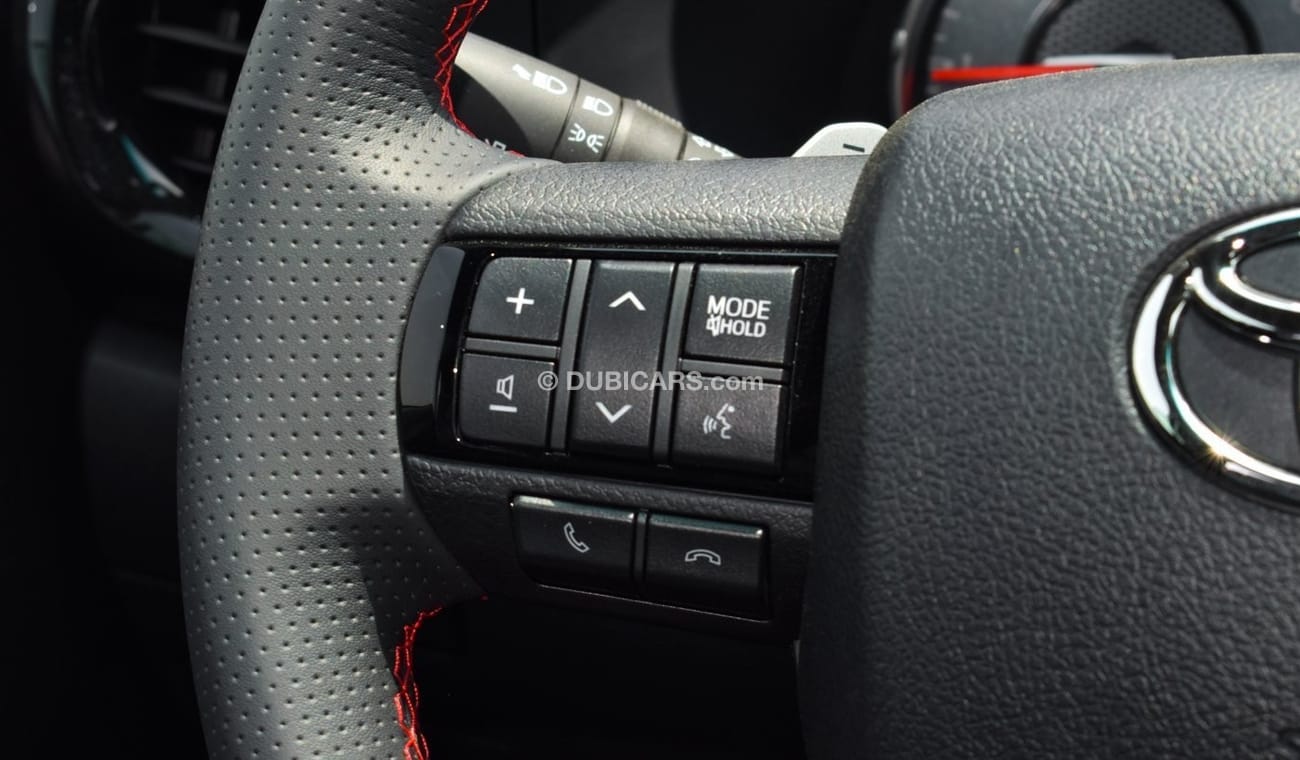 تويوتا هيلوكس GR Sport 4.0 L V6